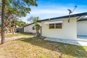 18201 NW 3rd Ave in Miami, FL - Building Photo - Building Photo