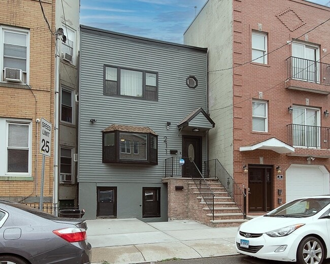 property at 211 New York Ave