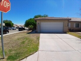 1430 Cabazon Ct in Imperial, CA - Building Photo