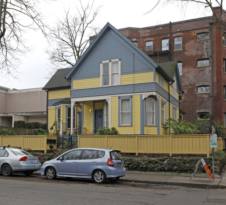 239 NW 20th Ave in Portland, OR - Building Photo