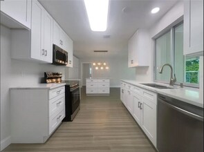 790 Harvard St in Englewood, FL - Foto de edificio - Building Photo