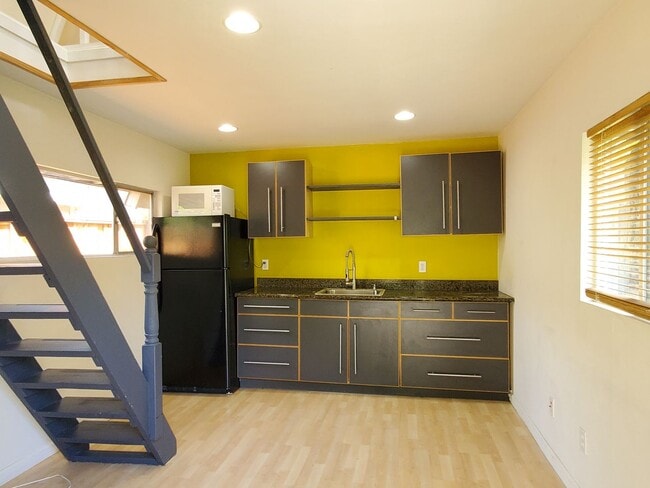 273 Mountain View Ave in Mountain View, CA - Building Photo - Building Photo