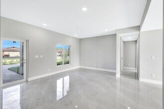 23 NE 16th Pl in Cape Coral, FL - Building Photo - Building Photo