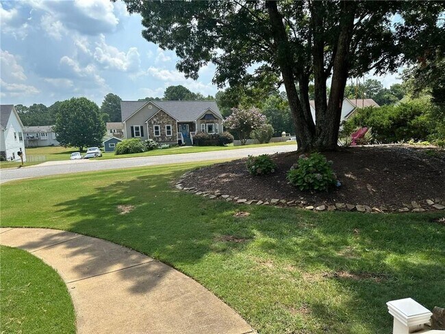 49 Cliffhanger Pointe SW in Euharlee, GA - Building Photo - Building Photo