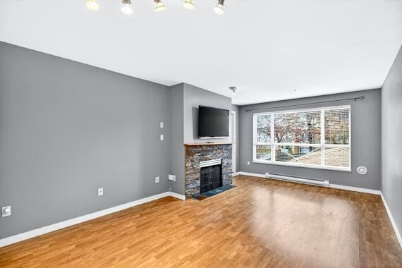 2551 Parkview Ln in Port Coquitlam, BC - Building Photo - Building Photo