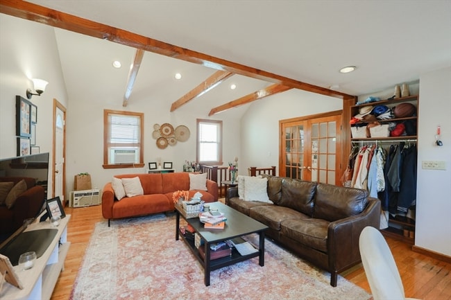 127 Amory St, Unit 1 in Cambridge, MA - Foto de edificio - Building Photo
