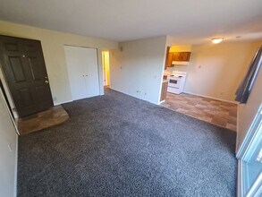 2796 Willow Dr in Bettendorf, IA - Foto de edificio - Building Photo