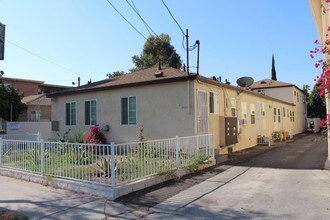 13810 Sherman Way in Van Nuys, CA - Building Photo - Building Photo