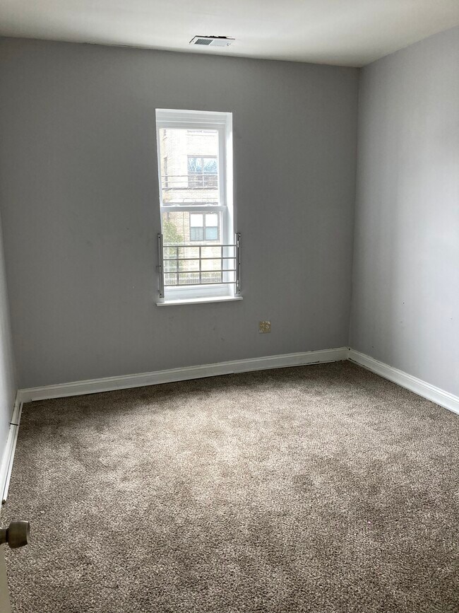 347 Avon Ave, Unit 2R in Newark, NJ - Building Photo - Building Photo