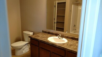 2607 Verity Ln in Mandan, ND - Building Photo - Building Photo