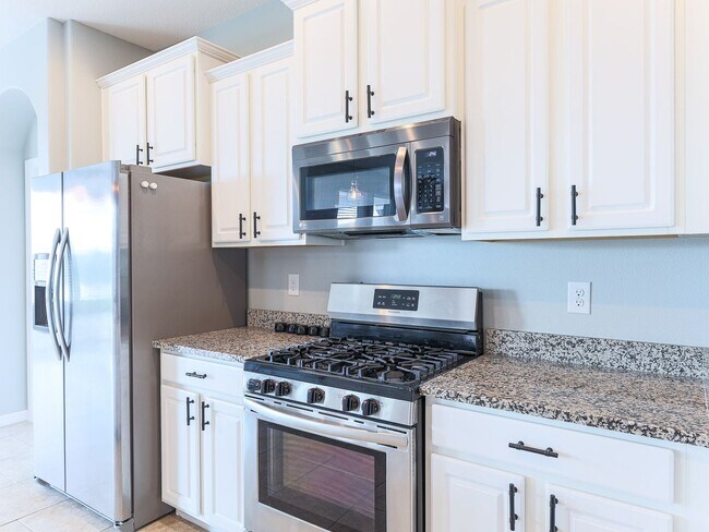 692 E Victoria Trails Blvd in DeLand, FL - Building Photo - Building Photo