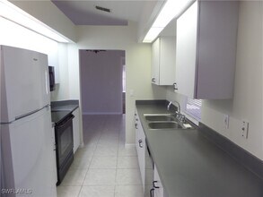 1818 NW 28th Pl in Cape Coral, FL - Foto de edificio - Building Photo