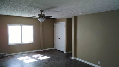 5250 S 49th St in Omaha, NE - Building Photo - Building Photo
