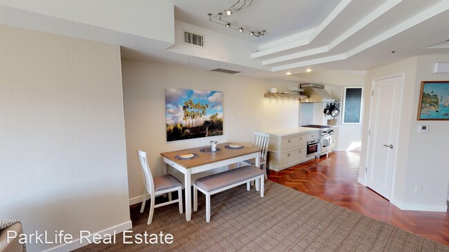 1101 1st St-Unit -#404 in Coronado, CA - Foto de edificio - Building Photo