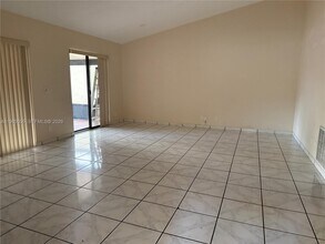 17321 NW 63rd Ave in Hialeah, FL - Building Photo - Building Photo