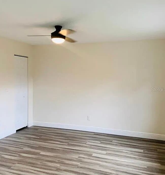 5161 Tennis Court Cir in Tampa, FL - Foto de edificio - Building Photo