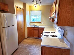 3015 Illinois Ave, Unit B in Colorado Springs, CO - Building Photo - Building Photo