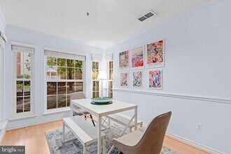1504 Lincoln Way in McLean, VA - Foto de edificio - Building Photo