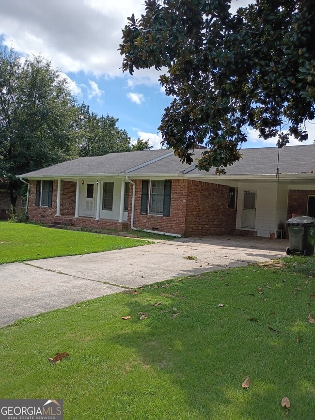 6541 Debbie Sue Ln in Morrow, GA - Building Photo - Building Photo