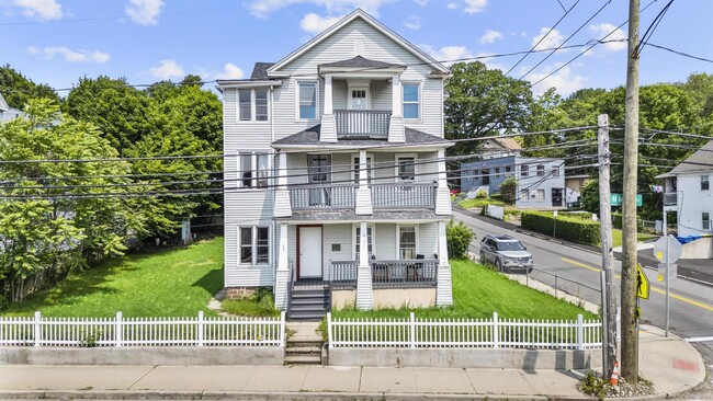property at 1105 N Main St