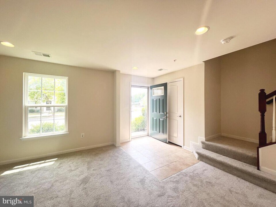 9452 Ballard Green Dr in Owings Mills, MD - Building Photo