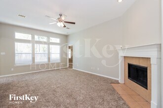 4515 Bridgevillage Dr in Spring, TX - Foto de edificio - Building Photo