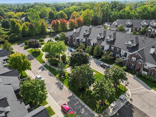 331 Scio Village Ct, Unit Scio Village in Ann Arbor, MI - Building Photo - Building Photo
