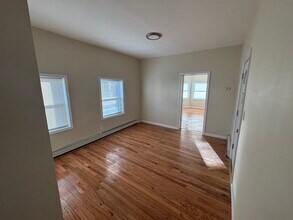 42 Maple Ave, Unit 42 Maple Ave Unit 2 in Irvington, NJ - Building Photo - Building Photo