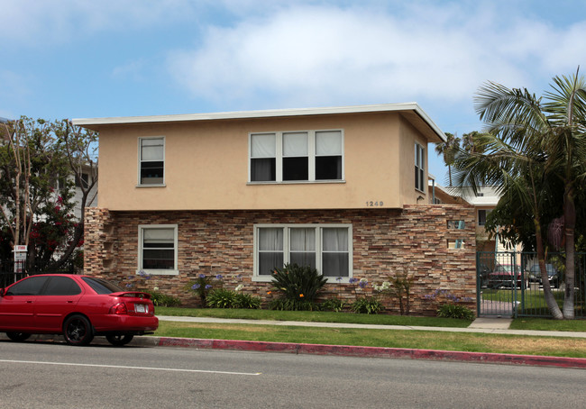 1249 E Ocean Blvd in Long Beach, CA - Foto de edificio - Building Photo