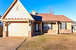 9846 Riggan Dr in Olive Branch, MS - Building Photo
