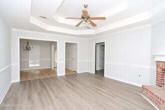 1123 Bullrun Dr in Jackson, MS - Foto de edificio - Building Photo