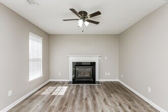 8534 Appledale Dr in Charlotte, NC - Foto de edificio - Building Photo