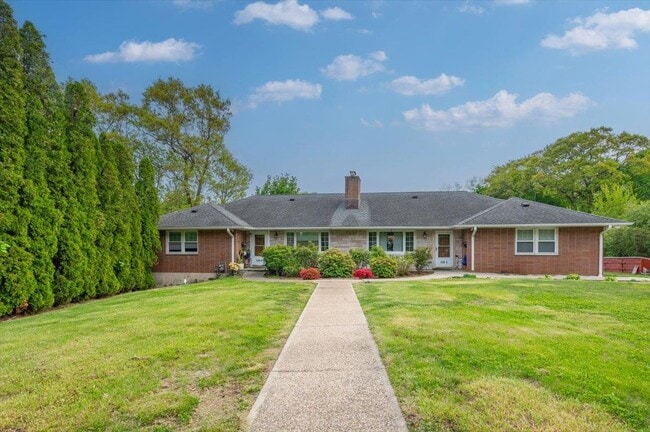 property at 118 Knollwood Ave