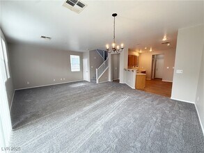6255 W Arby Ave in Las Vegas, NV - Building Photo - Building Photo