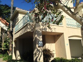 12626 Springbrook Dr in San Diego, CA - Building Photo