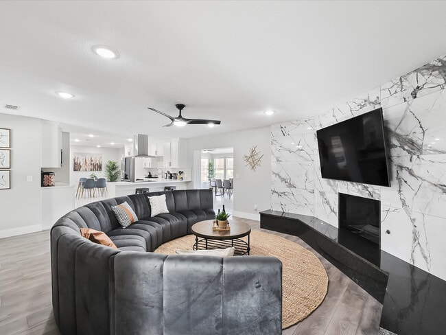 1008 Ridgefield Dr