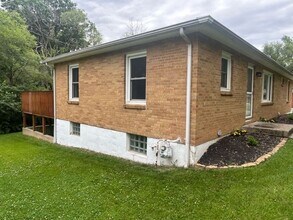 6713 NW Evelyn St in Kansas City, MO - Building Photo - Building Photo