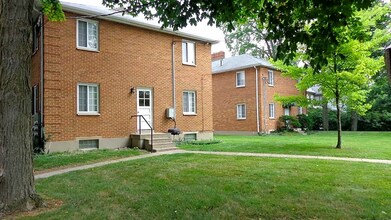 2170 W Schantz Ave, Unit 4 in Kettering, OH - Foto de edificio - Building Photo