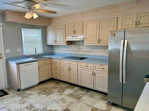 802B Balmoral Ct in Lakewood, NJ - Building Photo - Building Photo