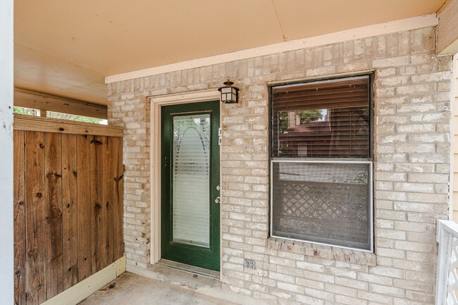 Room in Condo on Beauregard Cir