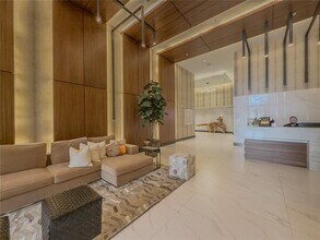 2960 NE 207th St in Aventura, FL - Building Photo - Building Photo