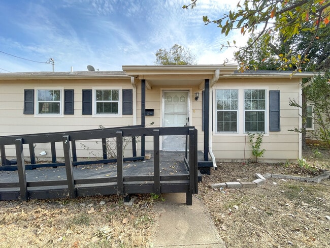 1306 W 11th St in McGregor, TX - Building Photo - Building Photo