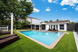 7701 NE 8th Ave in Miami, FL - Building Photo