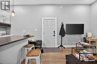 253 King St in Midland, ON - Building Photo - Building Photo