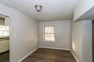 1751 Capri Rd in Memphis, TN - Building Photo - Building Photo