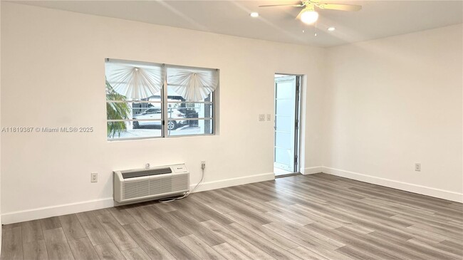 property at 916 W 42 St