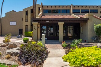 Circle Tree Condominiums in Mesa, AZ - Building Photo - Building Photo