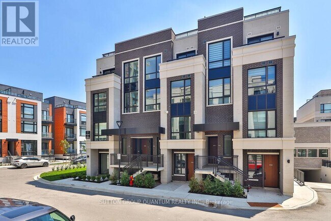 7 Red Squirrel Ln. in Richmond Hill, ON - Building Photo - Building Photo