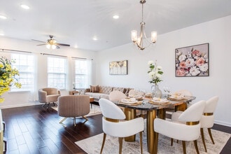 33 Landmark Ln in Fair Lawn, NJ - Foto de edificio - Building Photo