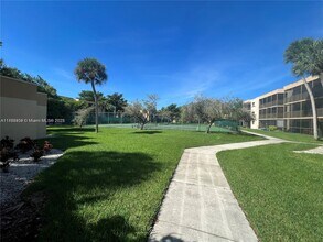 8401 SW 107th Ave, Unit 322E in Miami, FL - Building Photo - Building Photo